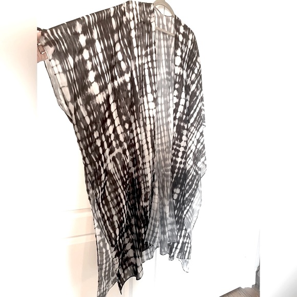 BN Shein kimono top - Picture 2 of 6